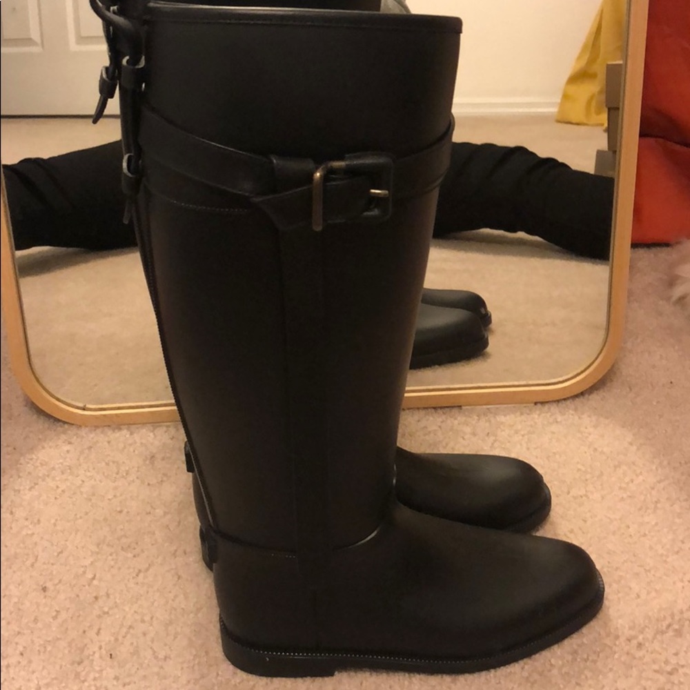 Burberry rain boot